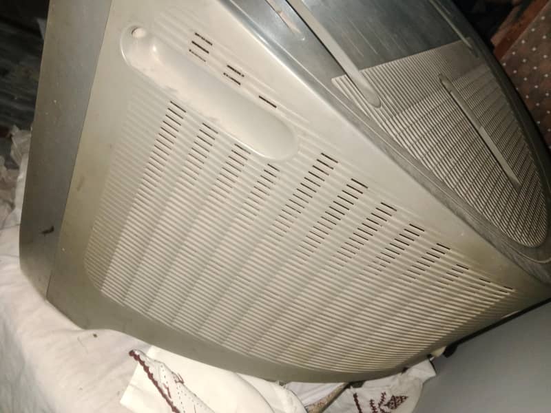 اصل جاپانی ٹی وی سونی کا اچھی حالت میں ہے 2