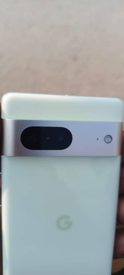 CP I'd lush 10/10  8Rem 128 ROm