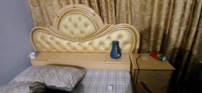  Royal Style Wooden Bed – For Sale 