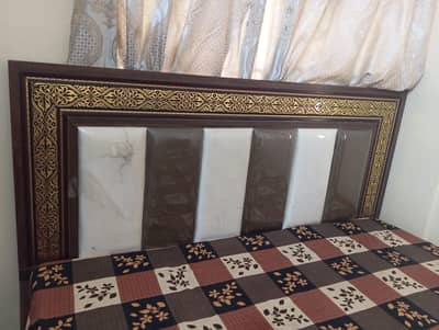 Double bed with setti