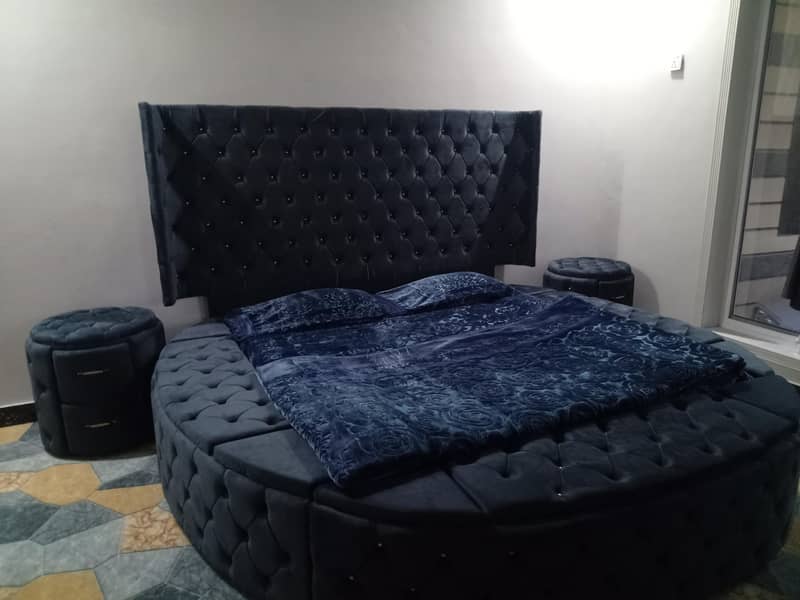 bed with Dressing table 0