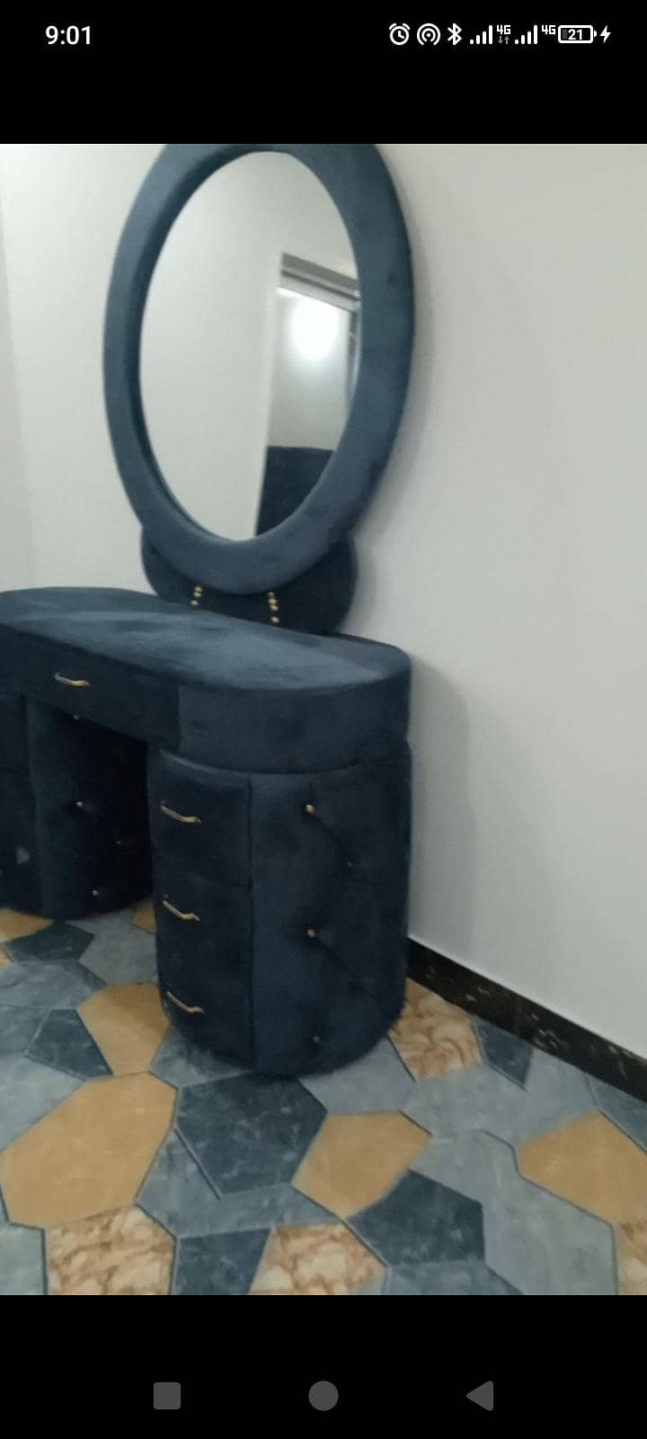 bed with Dressing table 3