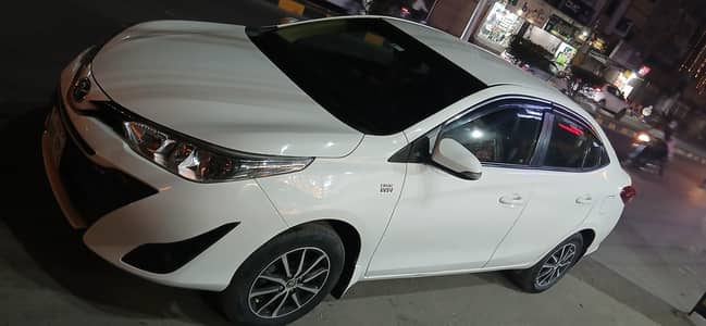 Yaris GLI 2022 White