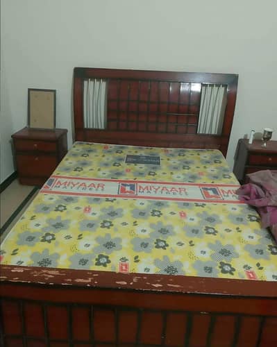 Complete Bedroom Set for Sale – Bed, Mattress & Dressing