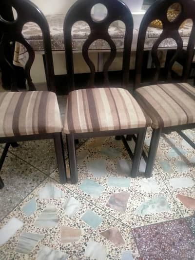 six chairs dinning table neat n clean