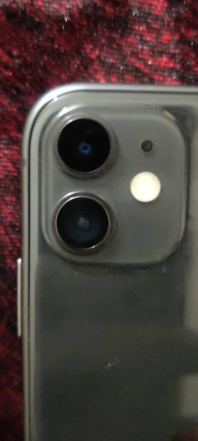 Iphone 11 64GB 10/10 mint exchange possible