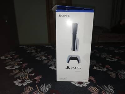 Plastation. 5 gaming consoul