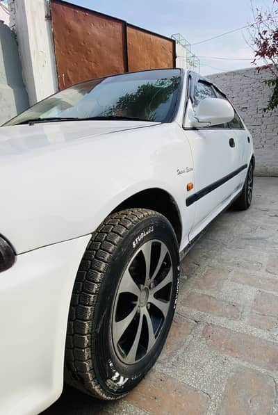 Im selling my honda civic 95 model with fresh condition ready to drive
