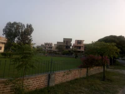 10 Marla corner plot Ideal Location Near Park Mosque Market And Main Road Plot For Sale