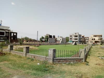 10 Marla Near Park Best Location For Built Home Block M Plot For Sale