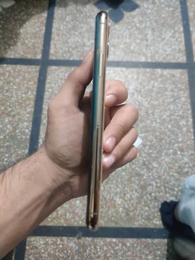 iphone 11 pro max  factory unlocked