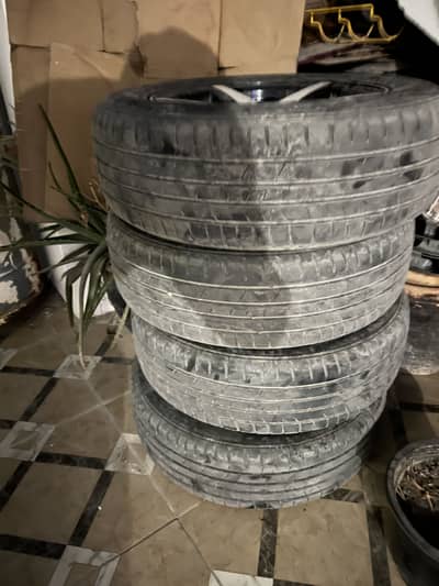 Corolla 15 number tyre and rims for sale