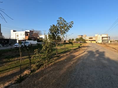 1 Kanal ideal location Direct Approach Motorway Link Road Plot For Sale