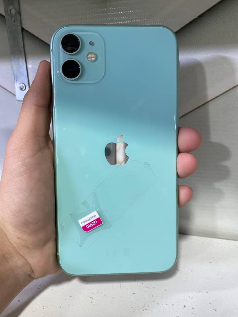 IPHONE 11 0