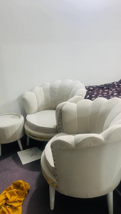 coffee chairs plus table