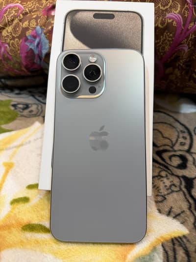 iphone 15 pro max Natural Titanium