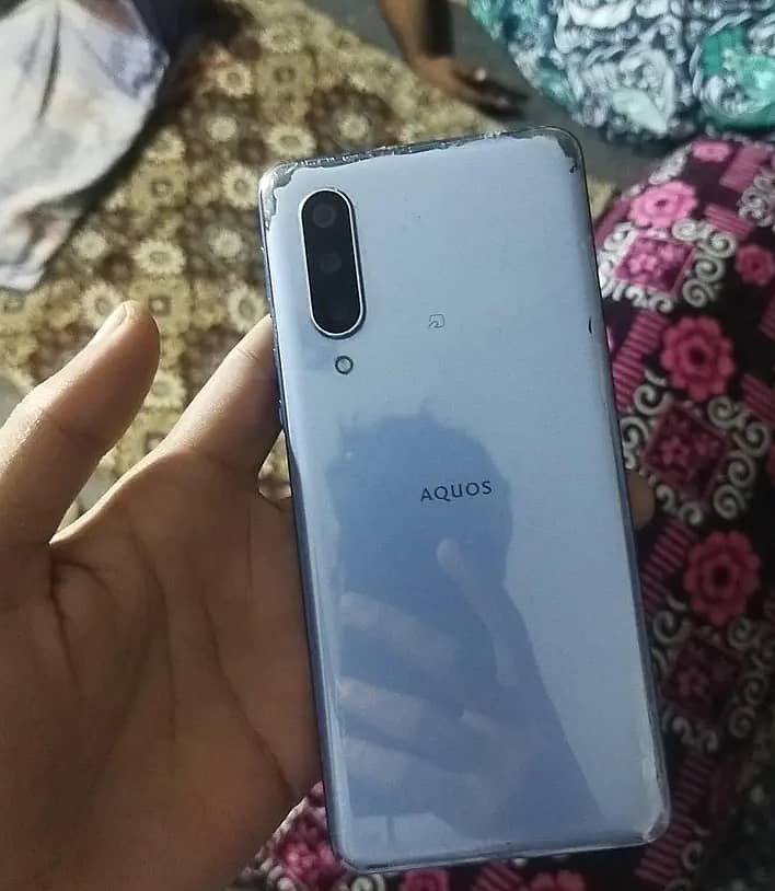 Sharp Aquos Zero 5G Basic 0