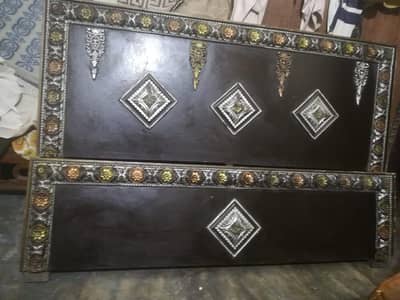 Good Quality Bed with Dressing Table and Showcase For Sale