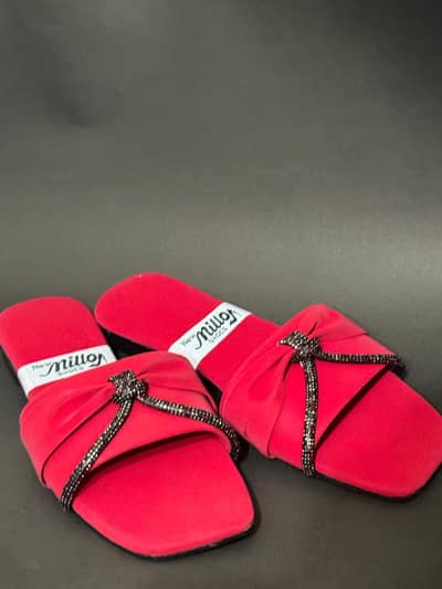 holl sale price  women slipper for sale available size 36,37,38,39,40