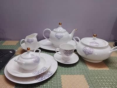 8 person serving dinner set