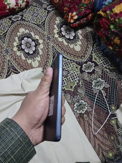 tecno  pop 7 hai 4 gb ram  64 gb mamroy sell and charger