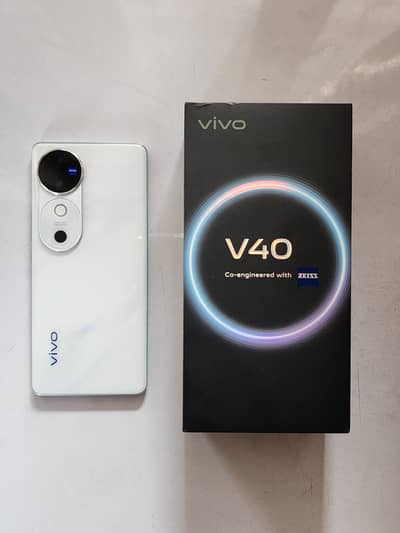 Vivo V40  12/256 , 10/10 Condition ,Snapdragon 7 Gen 3 (0307-6232-132)