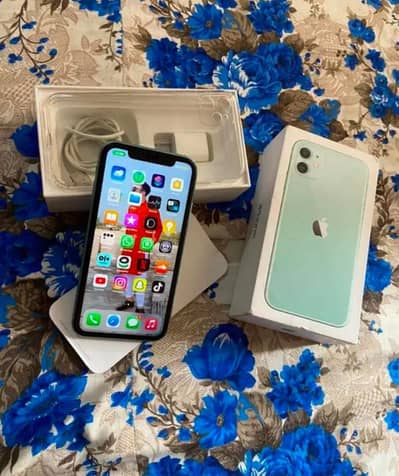 Apple iPhone 11 64 GB memory call and WhatsApp 03193220576