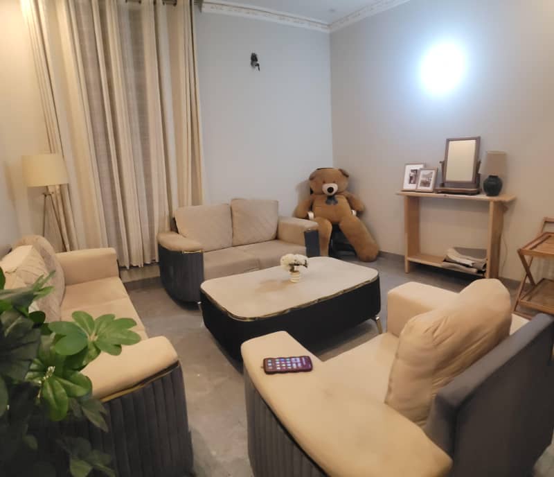 New Sofa Set Complete with Centre Table 0