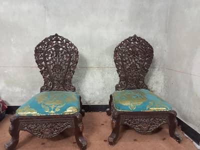 Chinotie Chairs