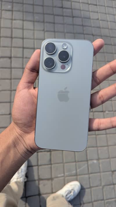 Apple iPhone 15 Pro jv