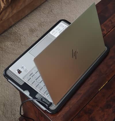 Hp Envy, 13- AQ1013DX 10th Gen Core i7, 8GB, 512 GB ssd, 13.3", 4K UHD