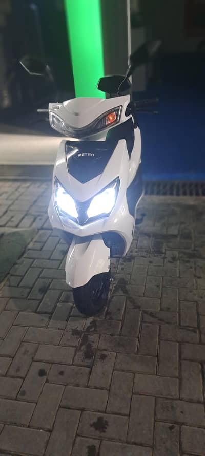 Metro Thrill 90km on one charge