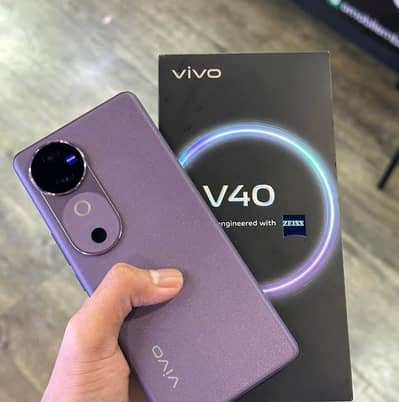 vivo v40 with original charger box ni ha condition like box pack