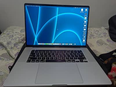 MacBook Pro 2019 ,16"inch, 32-512, 4GB graphic card