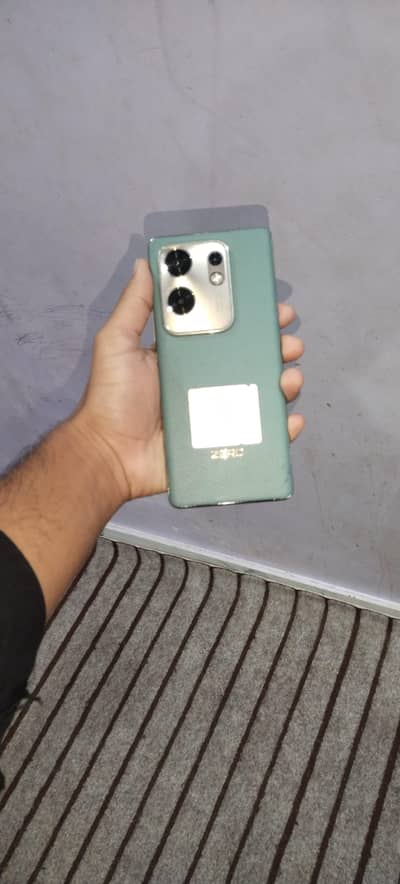 infinix zero 30 8+8/256 bs black dot ha front camera ka pas me