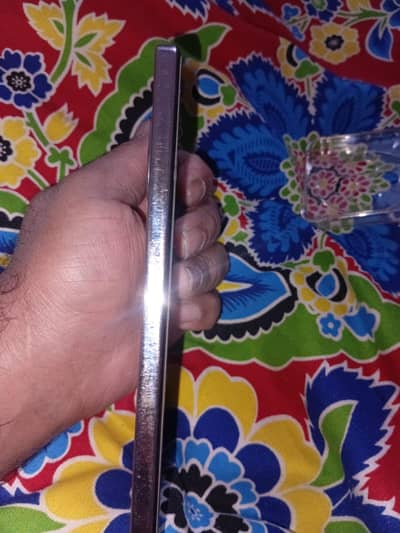 but mobile har taraf se yas