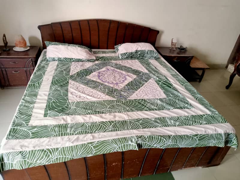 bed set with dressing table 0