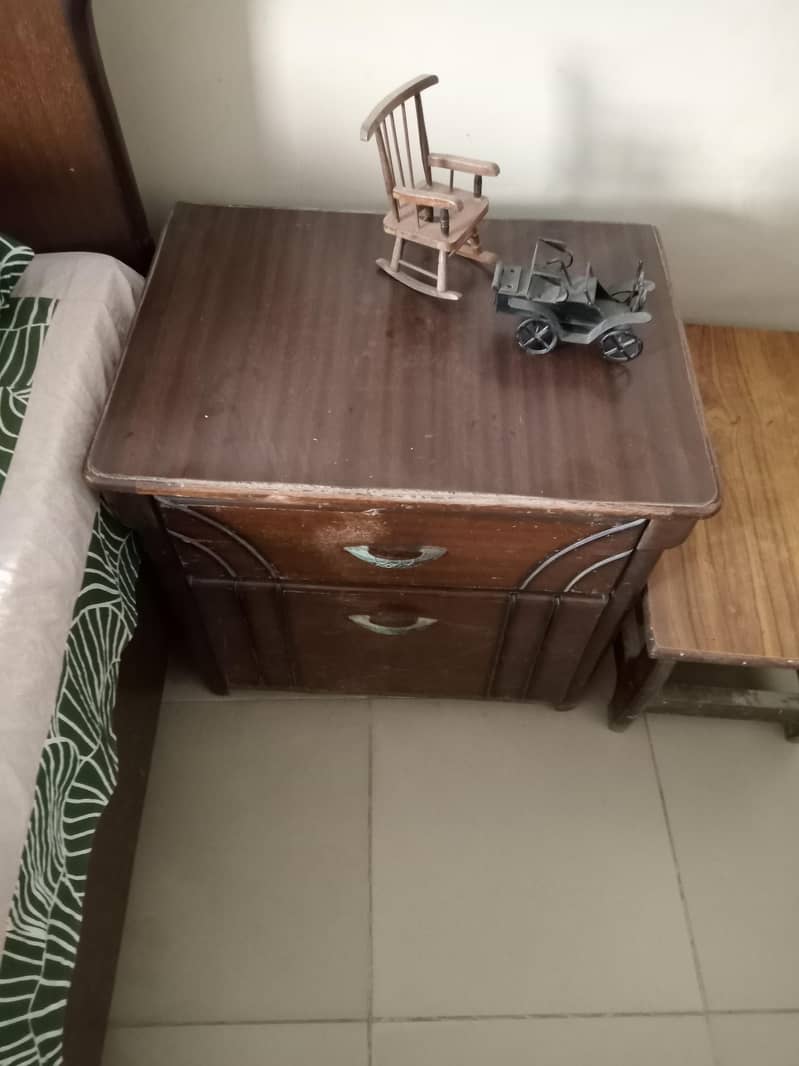 bed set with dressing table 1