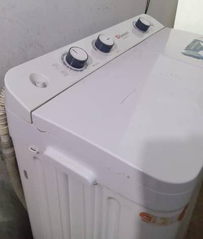 Dawlance semi automatic Twin tub washing  Dw 6550