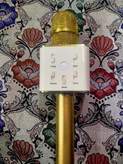 Audionic Wireless Karaoke Microphone with Built-in Speaker - Like New