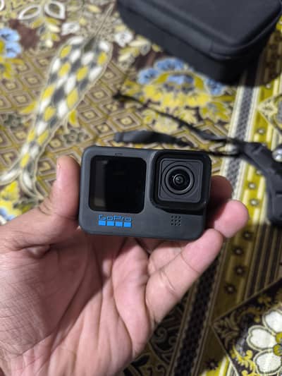 GoPro Hero11 Black + 3 Batteries + Case + Media Mod