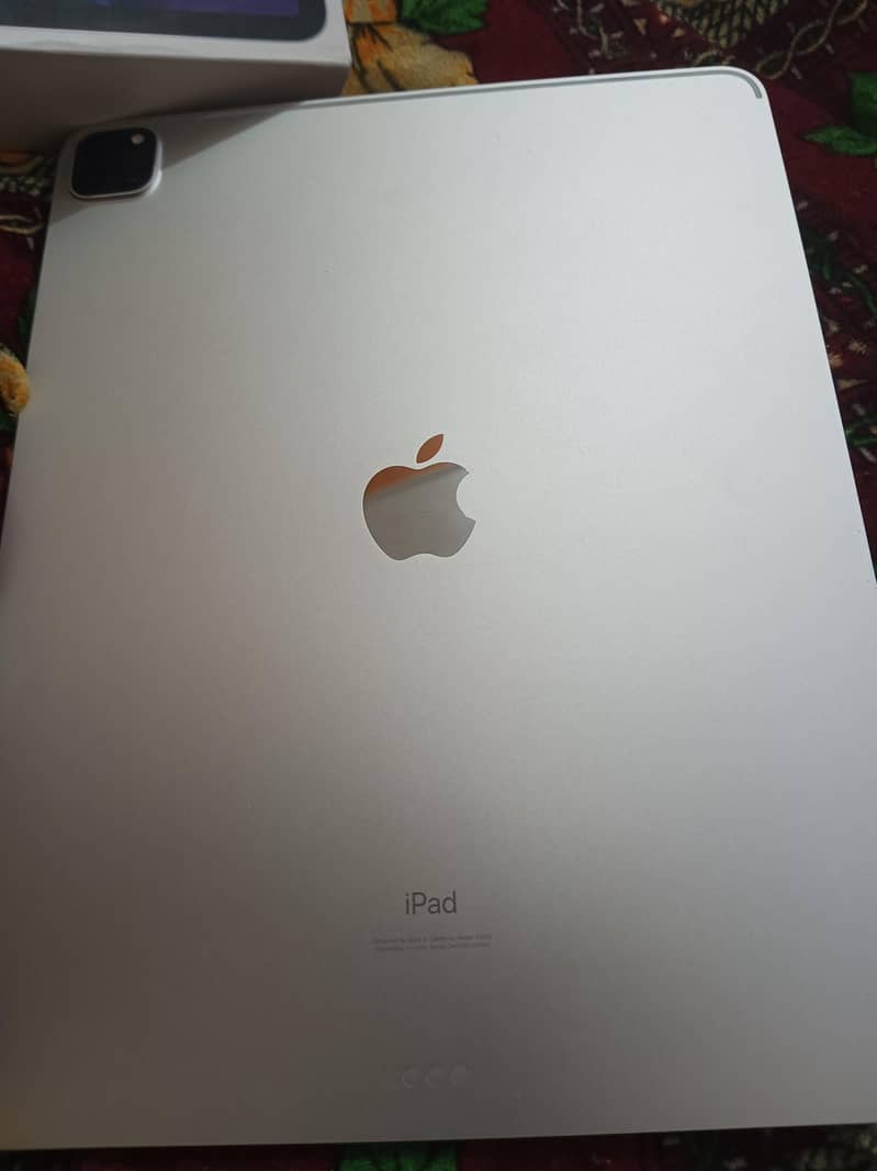 ipad pro 12.9  4th(generation) 11