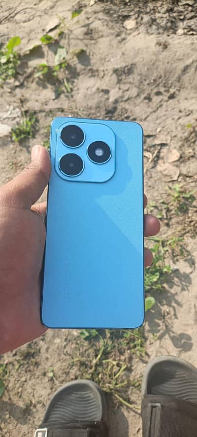 8+8/256 with box and charger  condition 10/9