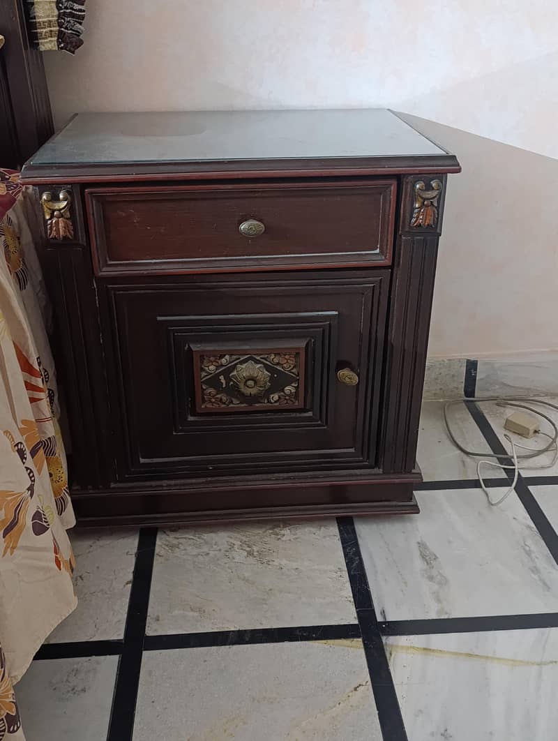 bed set with dressing table 2