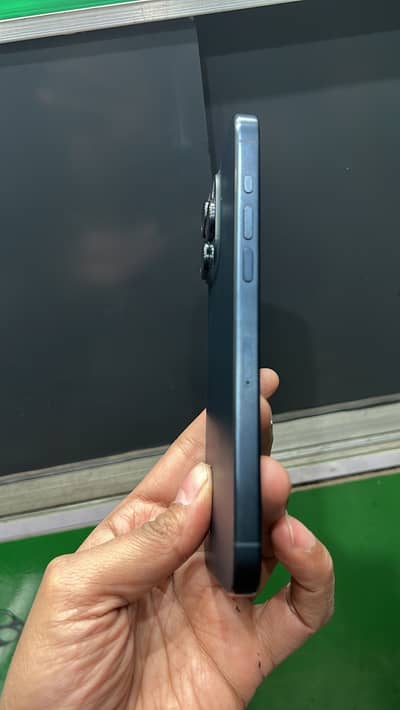 Iphone 15pro max 256gb  4month sim time