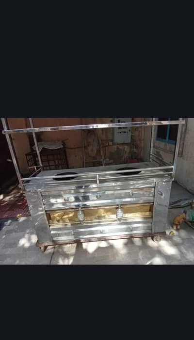 Food stall with 2 cholla good condition