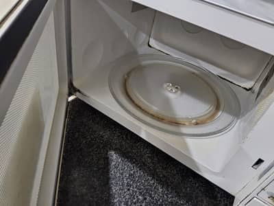 Dawlance large capacity microwave for sell ( need repairing  )