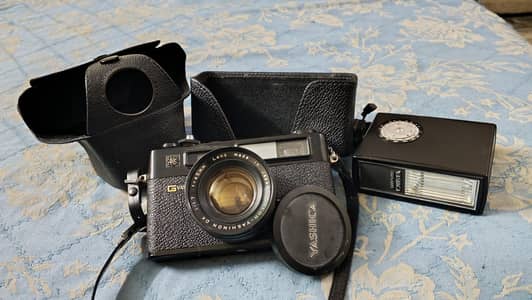 Vintage Yashica Electro 35 Film Camera – Rare Classic (Negotiable)