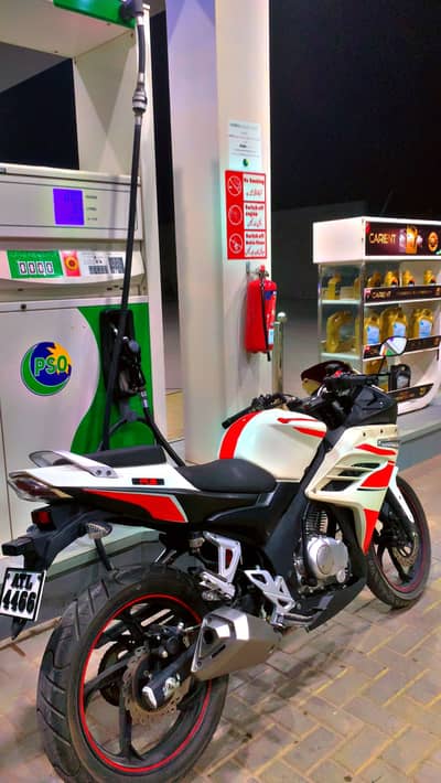 Super power leo 200cc Low mileage and total genuine.