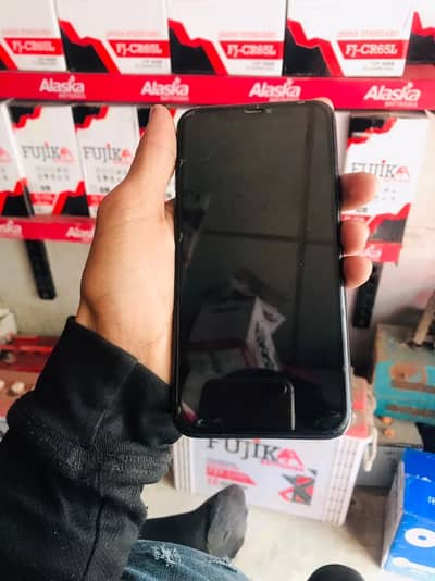 I phone 11 pro max all oky 64 gb